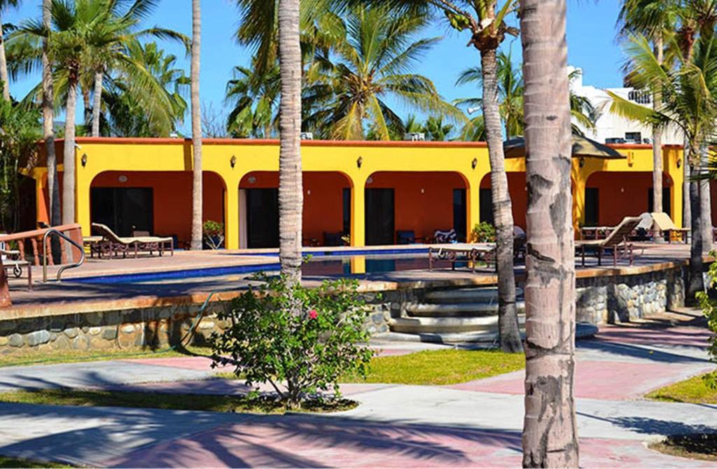 Hotel Playa Del Sol Лос Барилес Екстериор снимка