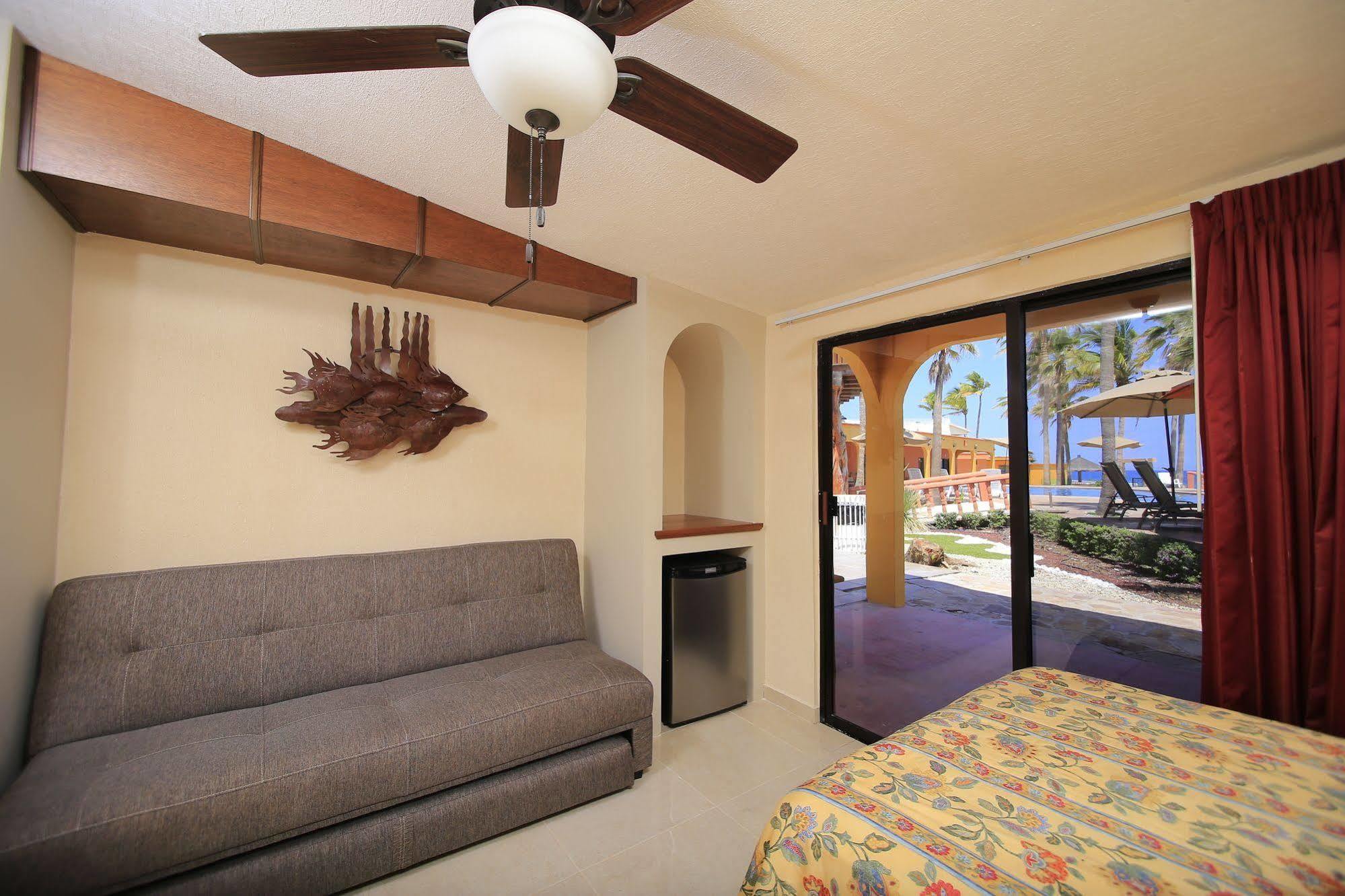 Hotel Playa Del Sol Лос Барилес Екстериор снимка
