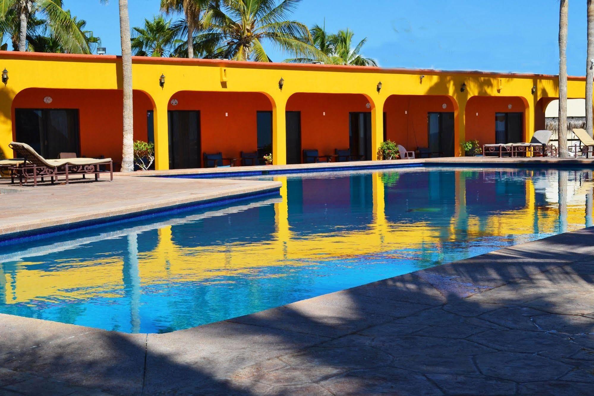 Hotel Playa Del Sol Лос Барилес Екстериор снимка